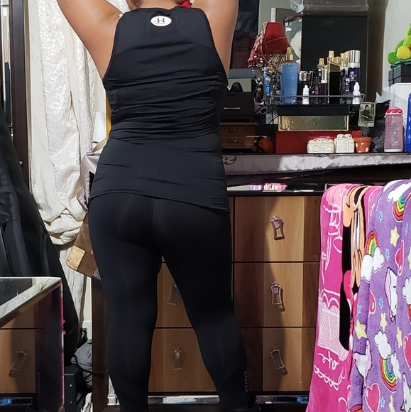 UNDER ARMOUR HEATGEAR BLACK TANK TOP SIZE  MEDIUM - Picture 2 of 8